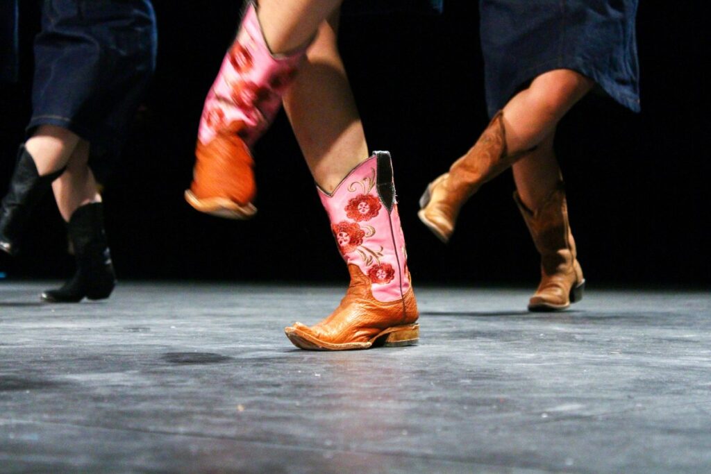 country line dance saestum